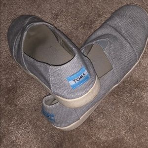 Gray canvas Toms